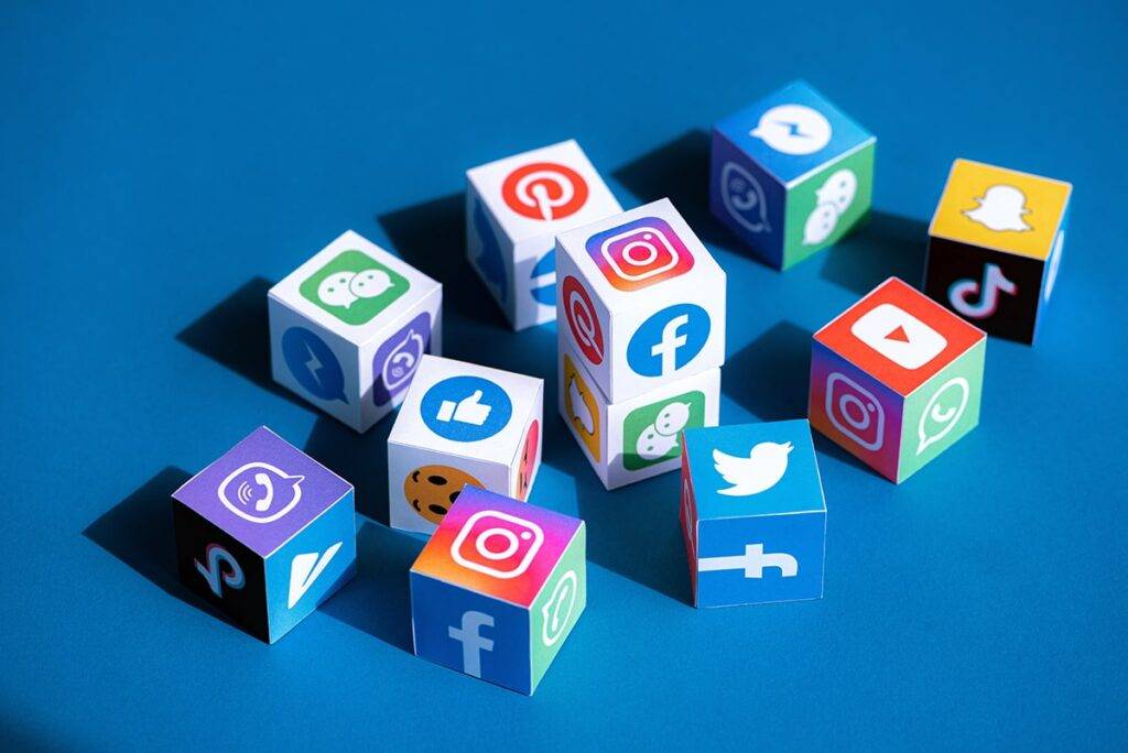 Illustration of how social media platforms support local SEO and brand visibility